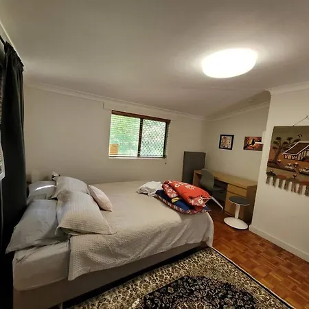 Holiday home Spacious Near Cbd & Airport *
