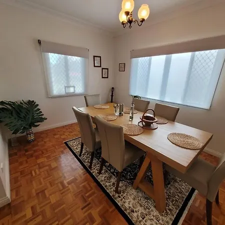 Holiday home Spacious Near Cbd & Airport *