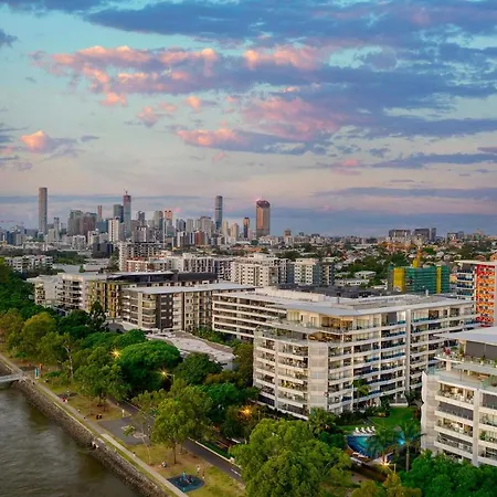Stunning Waterfront Penthouse 3 Or 4 Bedrooms Apartment