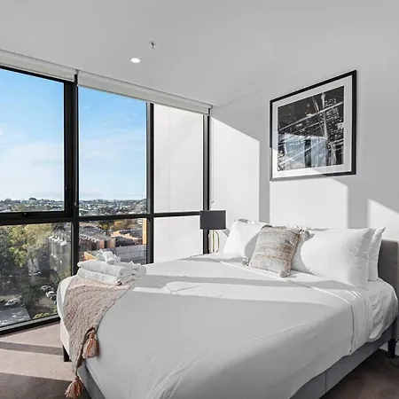 Apartment Spacious 3br Near Stadium W Views, Pool & Car Park *