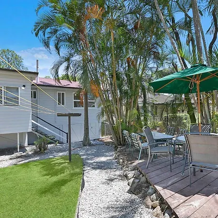 Holiday home 'the Palms' A Classic Queensland Retreat *