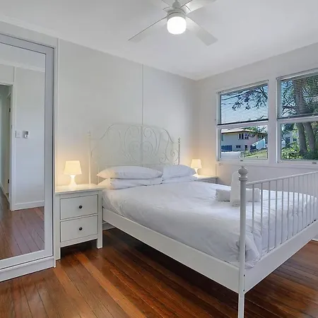 'the Palms' A Classic Queensland Retreat Holiday home