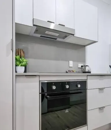 Modern 1 Bed 1 Bath Tiny House Oasis With Parking Brisbane