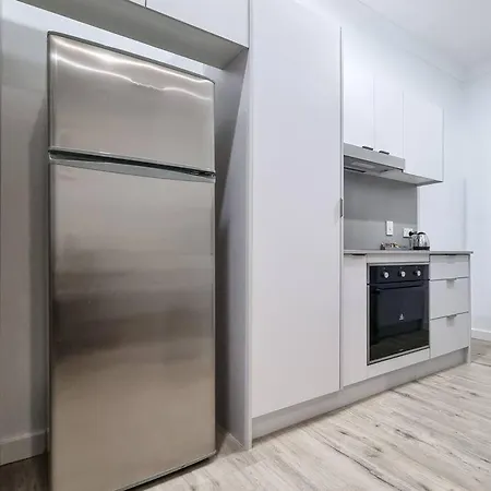 Modern 1 Bed 1 Bath Tiny House Oasis With Parking Apartment *
