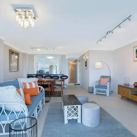 'riverside Terrace' Inner-city Retro-chic With Pool Apartment