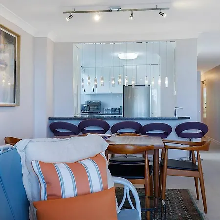 Apartment 'riverside Terrace' Inner-city Retro-chic With Pool