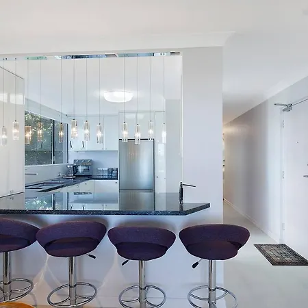 Apartment 'riverside Terrace' Inner-city Retro-chic With Pool *