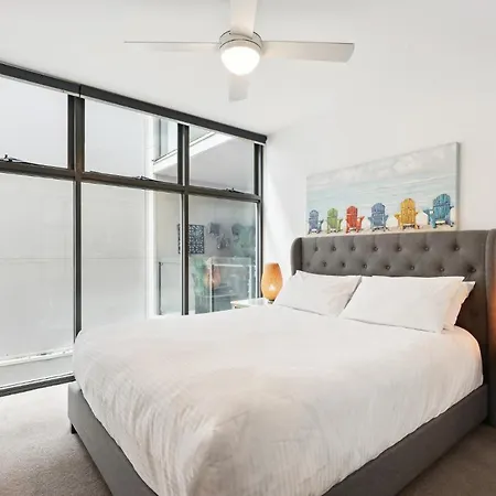 Inner-city 2-bed With Parking & Rooftop Jacuzzi Apartment *