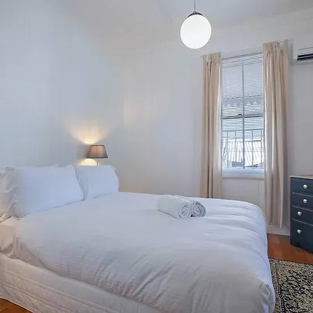Holiday home 'carininya' Indoor-outdoor Charm In Buzzing Locale Brisbane