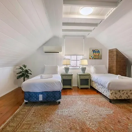 'carininya' Indoor-outdoor Charm In Buzzing Locale * Brisbane