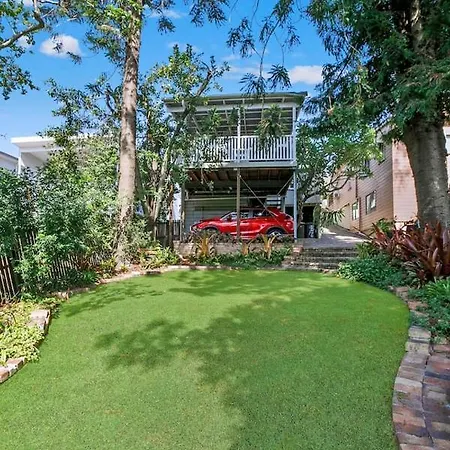 'carininya' Indoor-outdoor Charm In Buzzing Locale Holiday home Brisbane