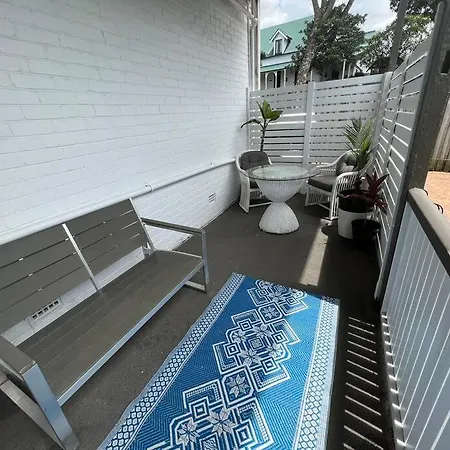 Paddington Pad With Back Deck And Free Car Space Close To Suncorp *