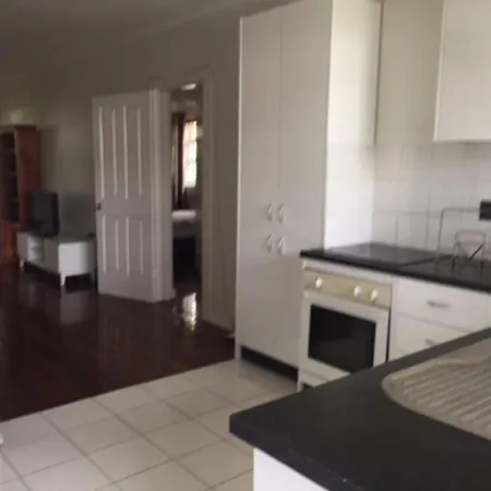 Paddington Pad With Back Deck And Free Car Space Close To Suncorp Apartment Brisbane