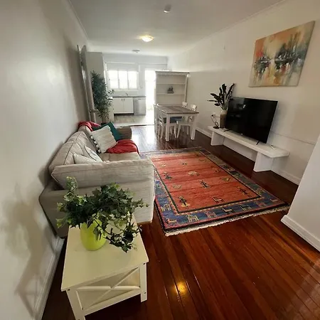 Apartment Paddington Pad With Back Deck And Free Car Space Close To Suncorp Brisbane