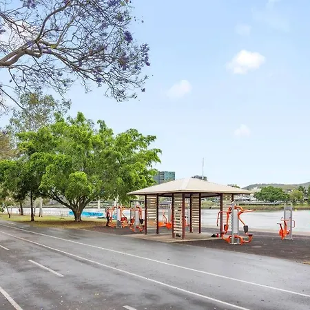 Riverfront Elegance! ~ 2bed/2bath/1car ~ West End * Brisbane