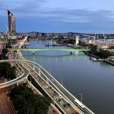 Spectacular River View Apartment Brisbane