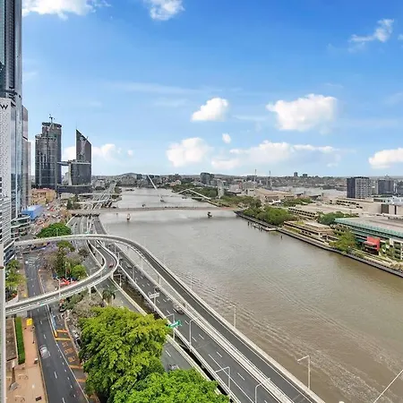 Spectacular River View Apartment