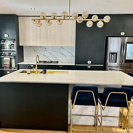 4br Family House, Pool. West End Brisbane