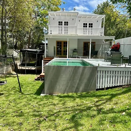 4br Family House, Pool. West End