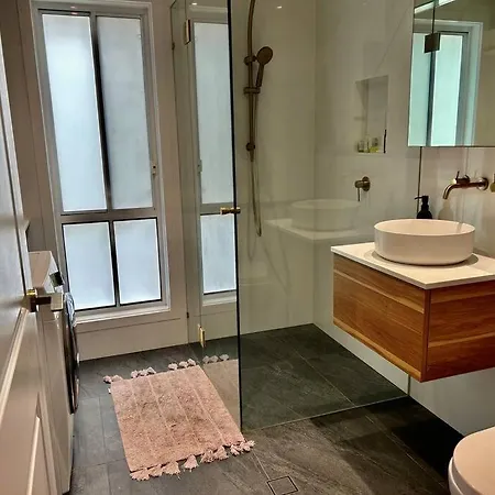 4br Family House, Pool. West End Brisbane