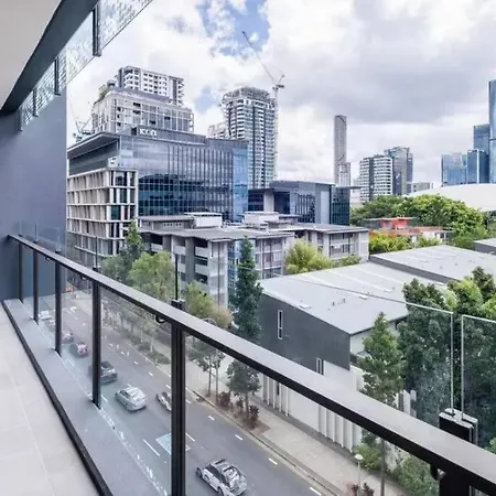 Apartment Urban Elegance 2b2b W Parking, Pool South *
