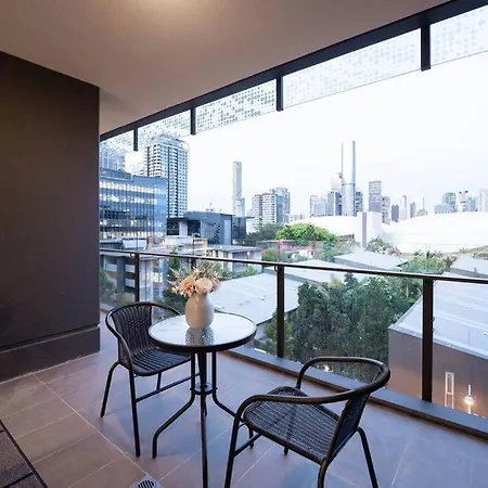 Urban Elegance 2b2b W Parking, Pool South Apartment *