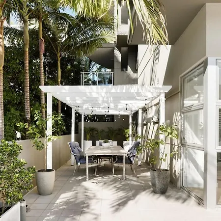 Apartment 'the Cordelia' Sweeping South Style