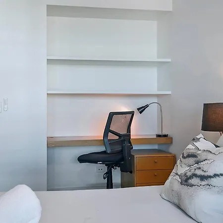 Stunning Sub-penthouse & Breathtaking River Views Apartment *