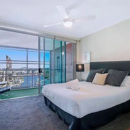 Apartment Stunning Sub-penthouse & Breathtaking River Views