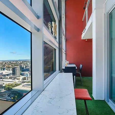 Apartment Stunning Sub-penthouse & Breathtaking River Views