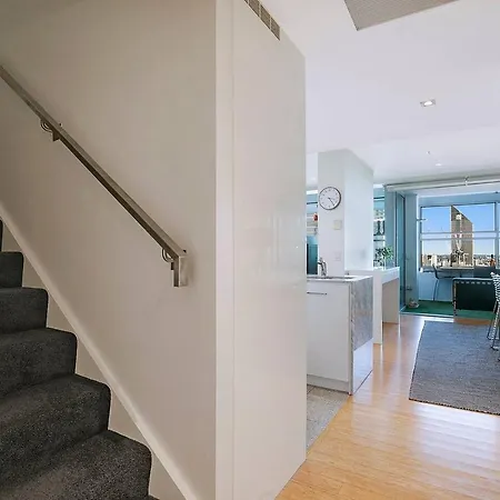 Stunning Sub-penthouse & Breathtaking River Views Apartment Brisbane