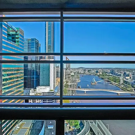 Stunning Sub-penthouse & Breathtaking River Views Brisbane