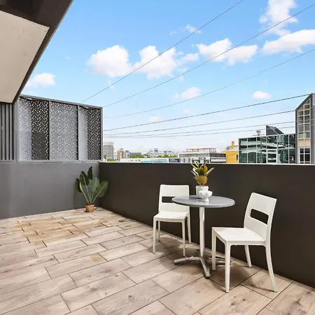 Apartment Bright Inner-city 1-bed With Spacious Balcony