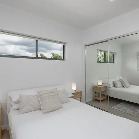 Chic 2-bed By Train Station With Secure Parking