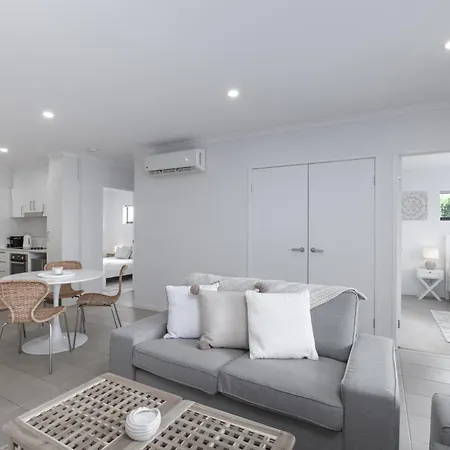 Chic 2-bed By Train Station With Secure Parking Brisbane