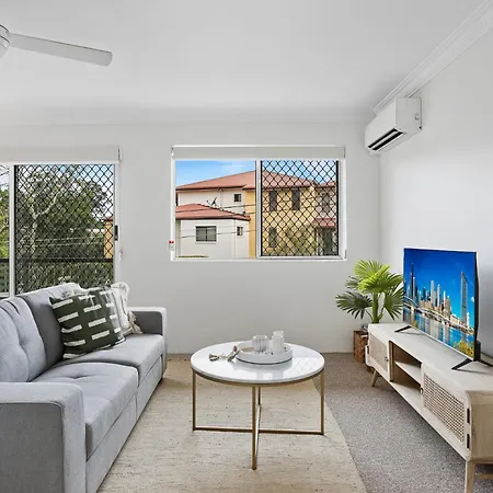 Apartment Spacious 2-bed Near Centre