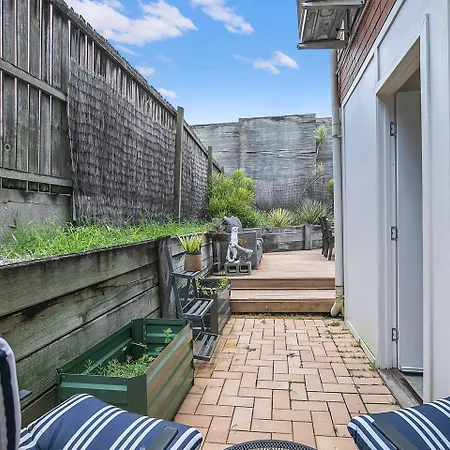 The Sunny - A Peaceful Riverside Abode Apartment