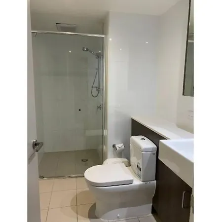 Cbd Modern Studio W/ Balcony + Pool + Gym + Sauna Apartment