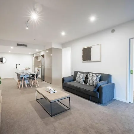 Apartment Urban Elegance 2b2b W Parking, Pool South *