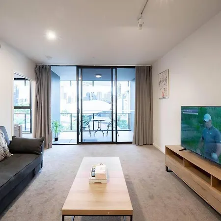 Apartment Urban Elegance 2b2b W Parking, Pool South Brisbane