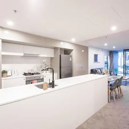 Urban Elegance 2b2b W Parking, Pool South Apartment Brisbane