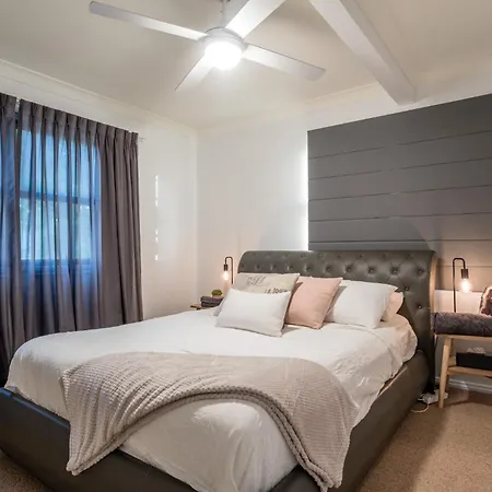 Spacious 3-bed With Amazing Views In Norman Park
