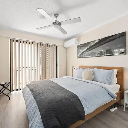 Boho Beauty ~ 2 Bed/2 Bath/1 Car ~ New Farm Apartment *