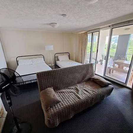Large Balcony, & Pool * Brisbane