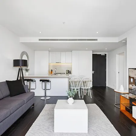 Chic 1-bedroom With Pool And Gym Apartment