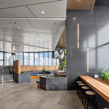Cbd 2br Skyhigh W Panoramic Views Pool Gym Wifi
