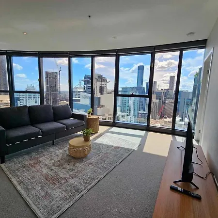 Cbd 2br Skyhigh W Panoramic Views Pool Gym Wifi Brisbane
