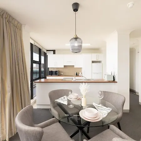 B-a Hillcrest 707n Apartment *