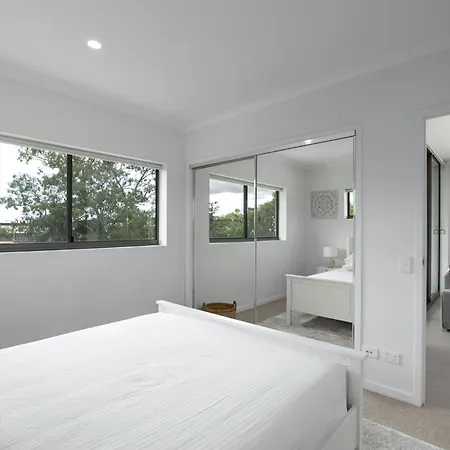 Apartment Chic 2-bed By Train Station With Secure Parking Brisbane