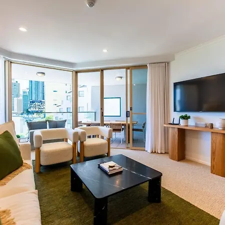 2 Bedrooms 2 Bathrooms W Parking & Pool Apartment